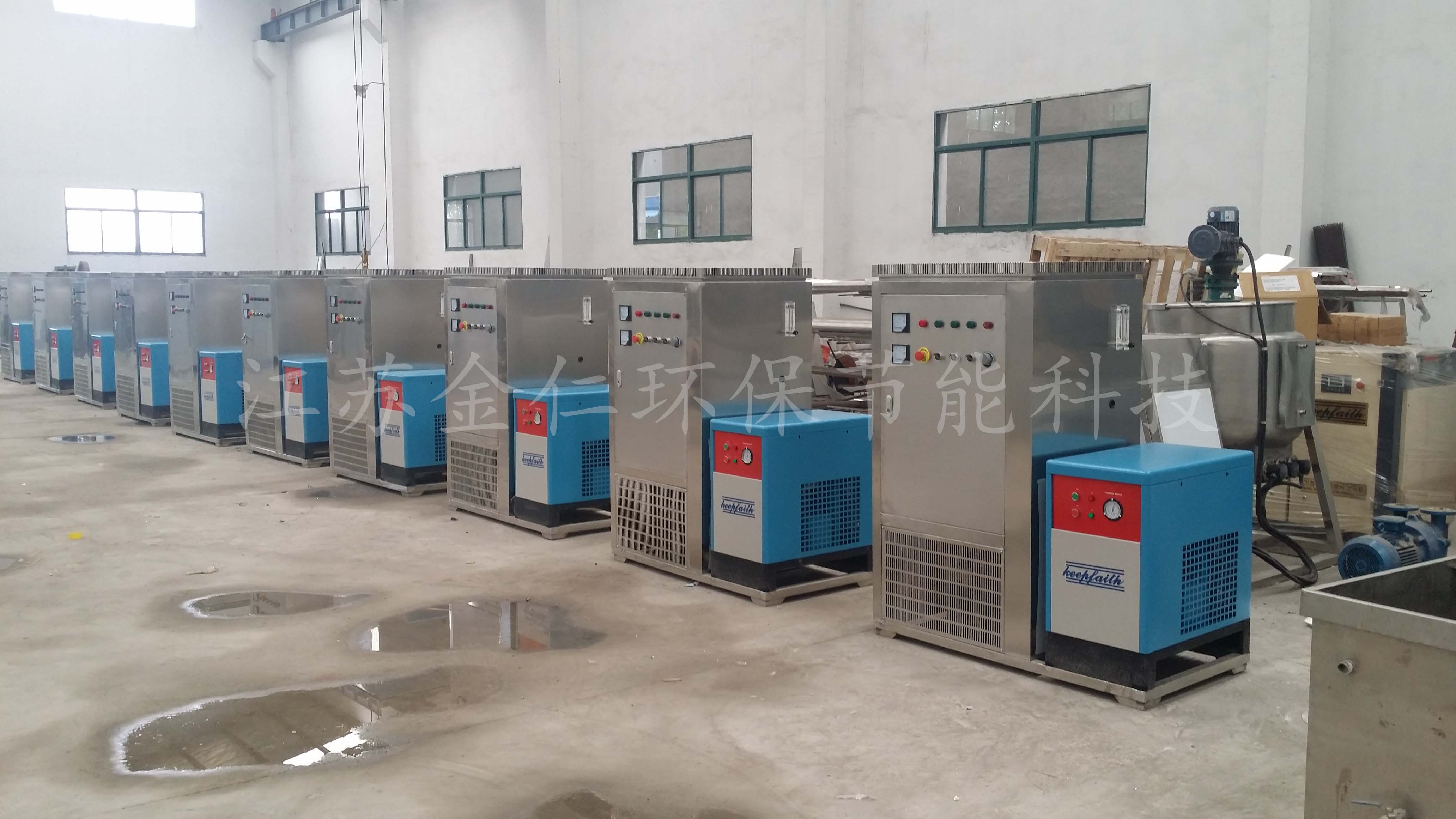 泳池水小黄鸭视频网站